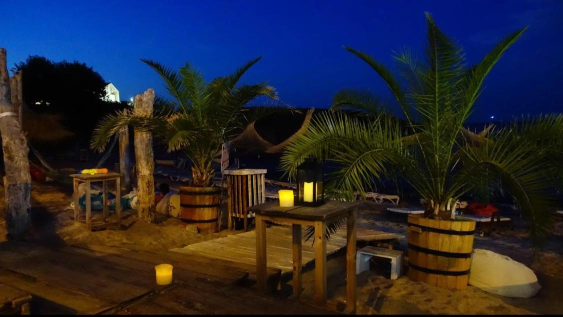 Paradise Hotel *